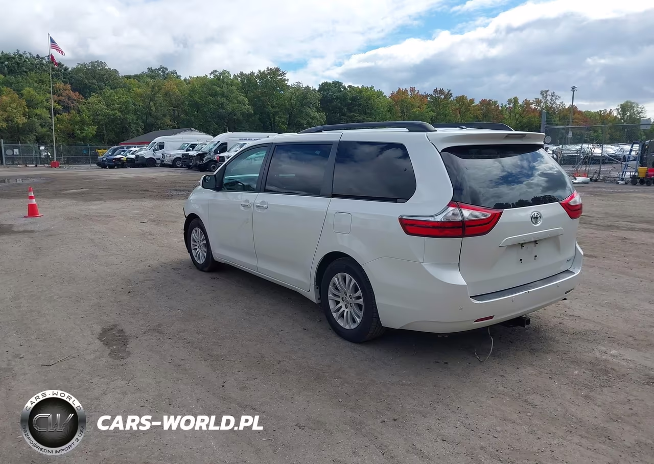 2016 Toyota Sienna Xle 8 Passenger VIN:5TDYK3DC0GS712812 - 3