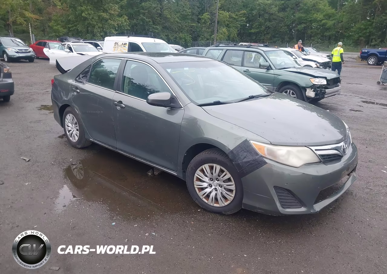 2012 Toyota Camry Le – zdjęcie 1 z 11