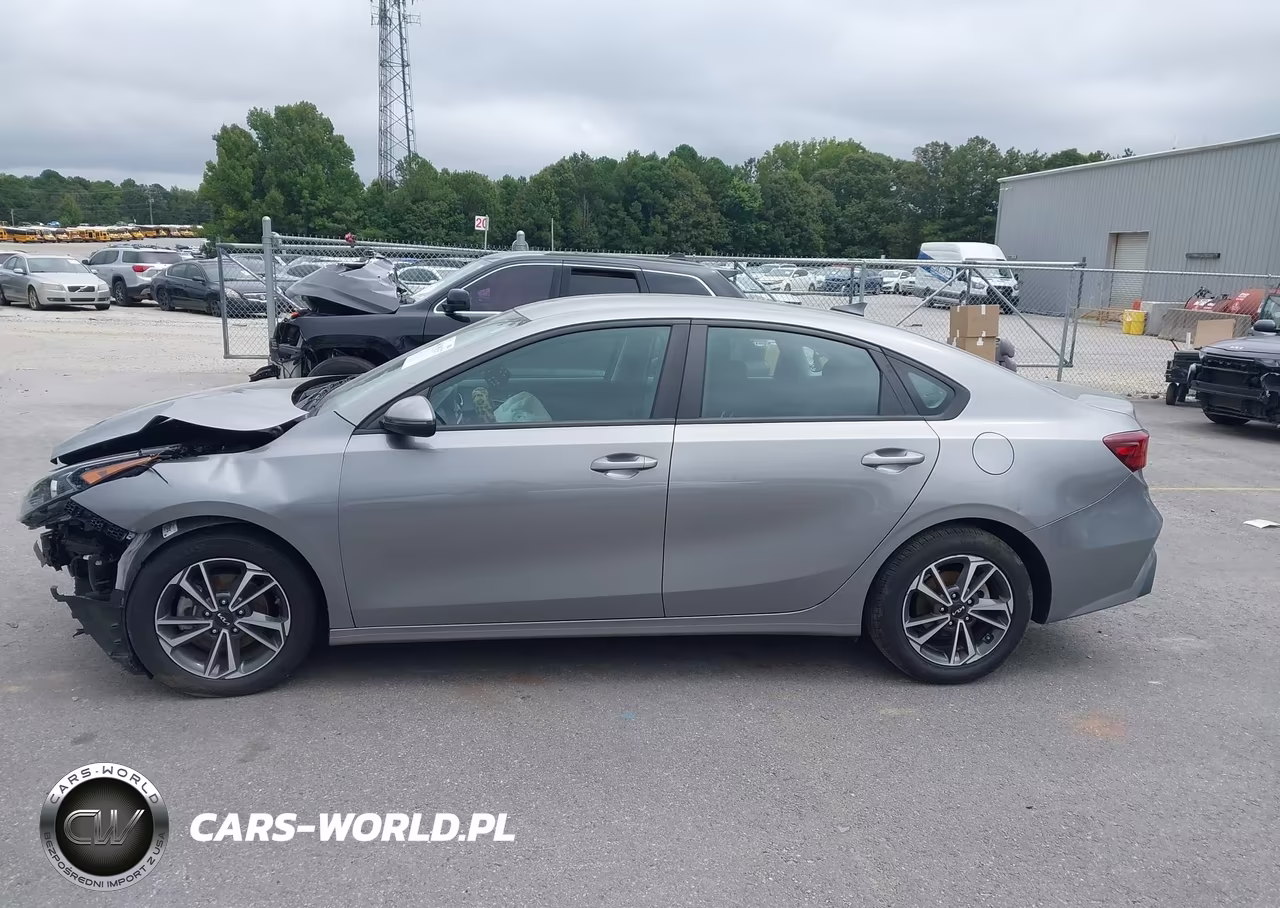 2023 Kia Forte Lxs VIN:3KPF24AD8PE556801 - 14