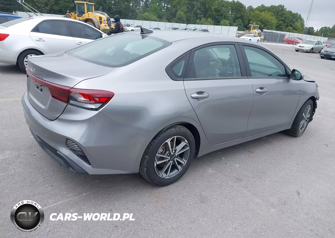 2023 Kia Forte Lxs VIN:3KPF24AD8PE556801 - 4
