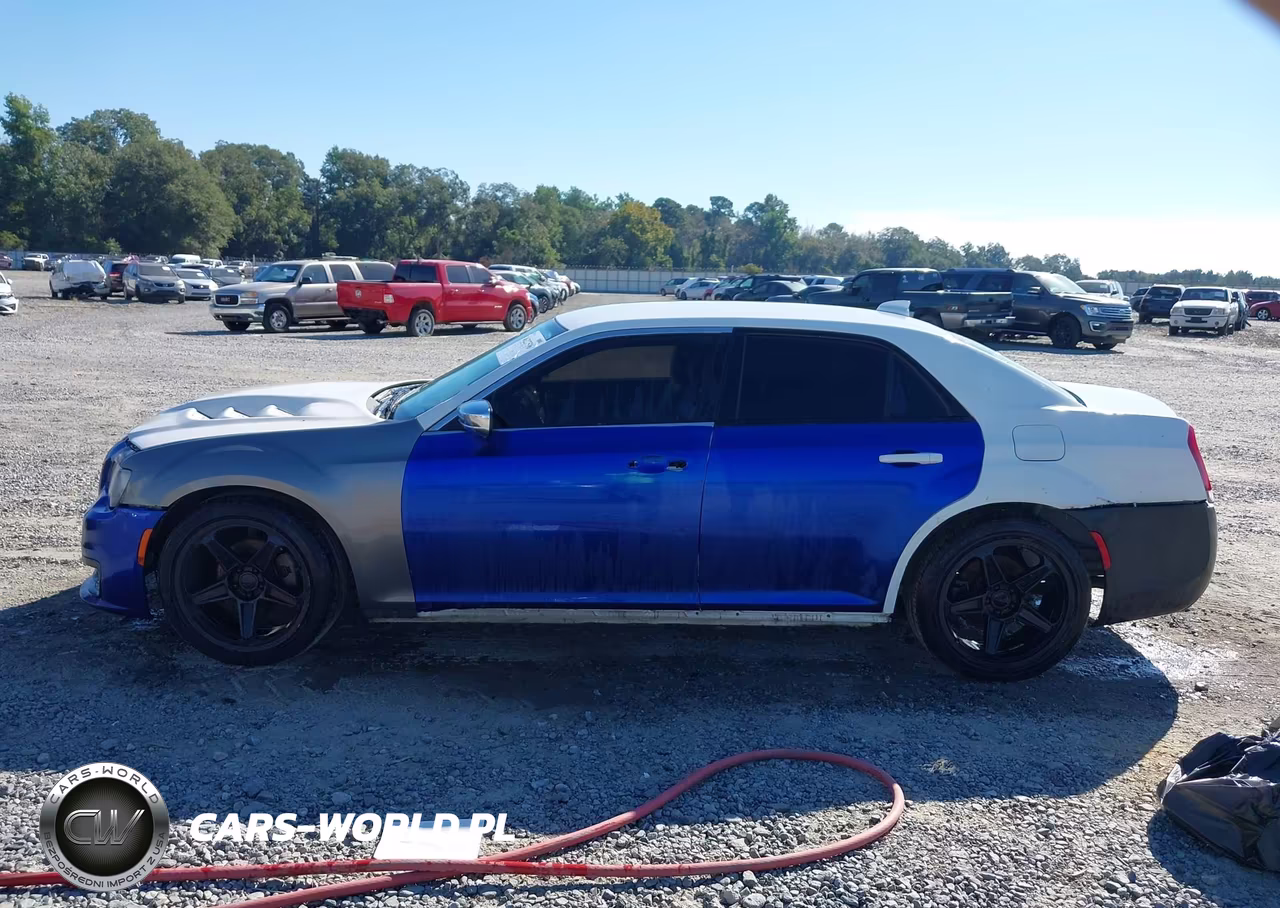 2019 Chrysler 300 300S VIN:2C3CCABG5KH689461 - 13