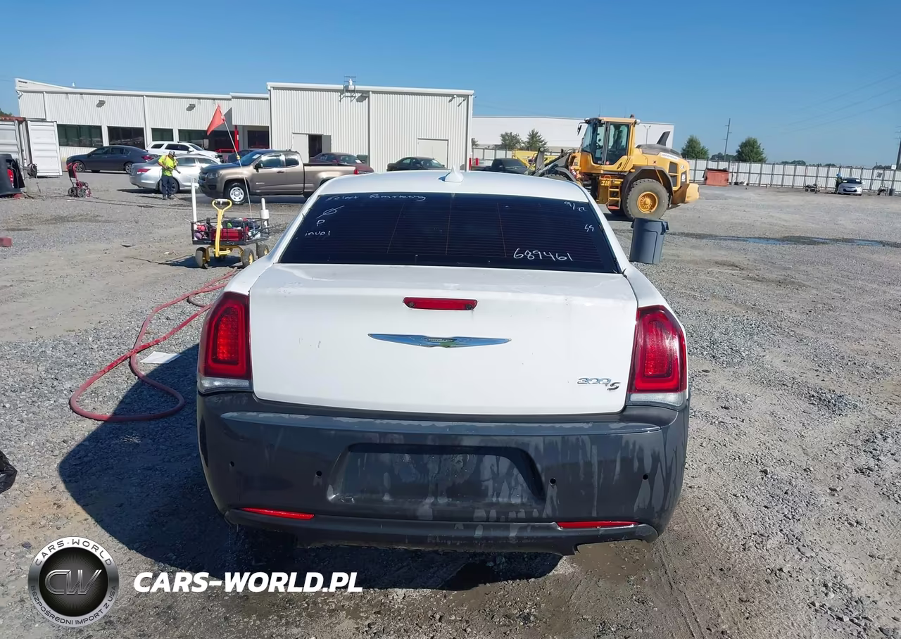 2019 Chrysler 300 300S VIN:2C3CCABG5KH689461 - 15