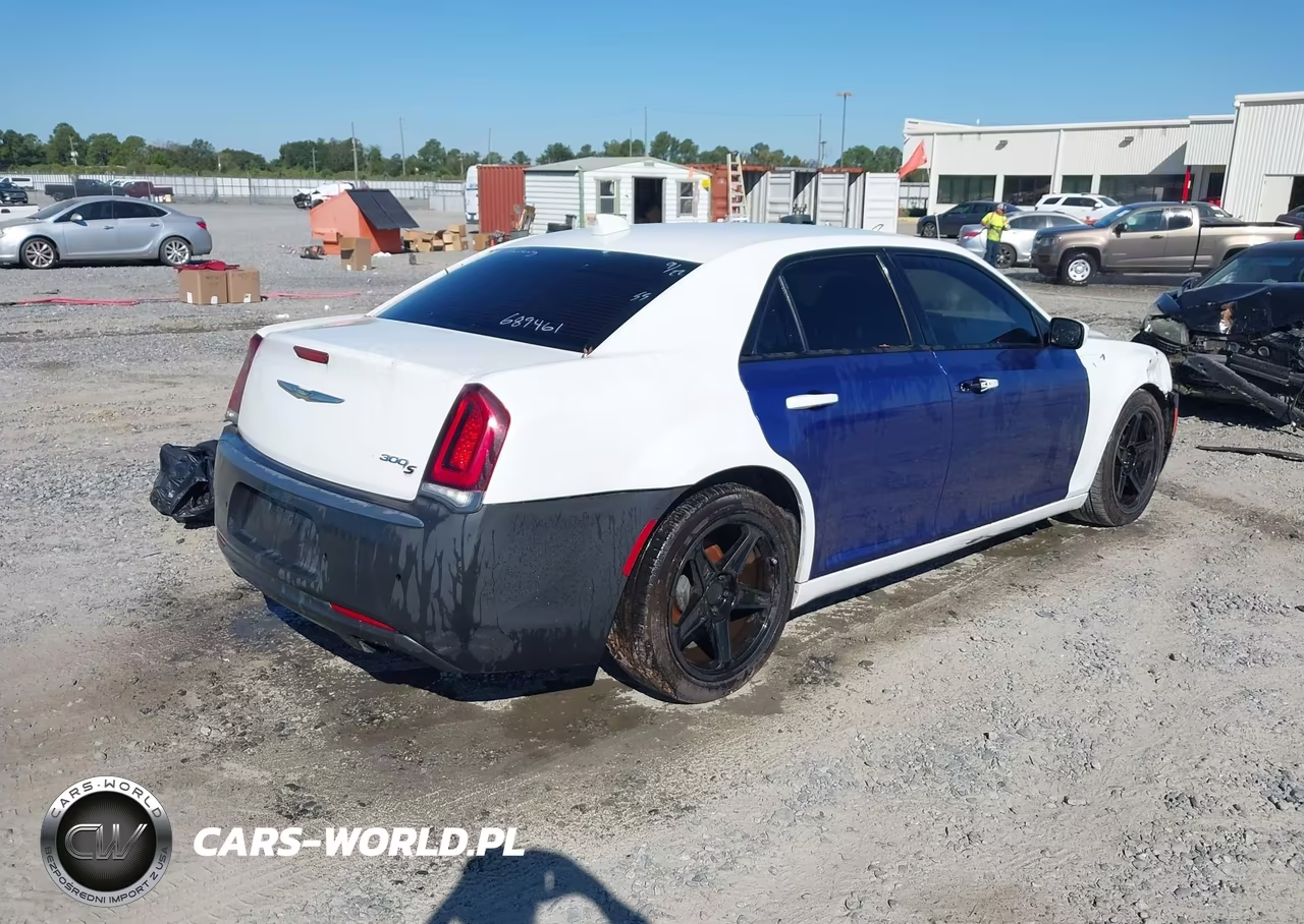 2019 Chrysler 300 300S VIN:2C3CCABG5KH689461 - 4