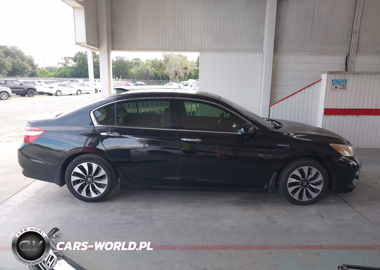 2017 Honda Accord Hybrid Touring VIN:JHMCR6F71HC000835 - 14