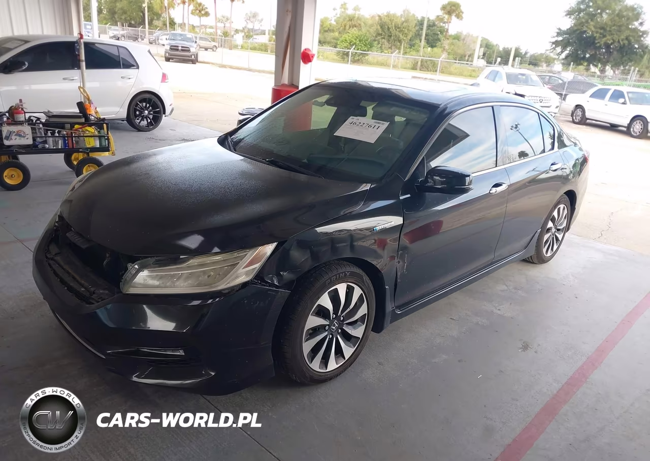 2017 Honda Accord Hybrid Touring VIN:JHMCR6F71HC000835 - 15