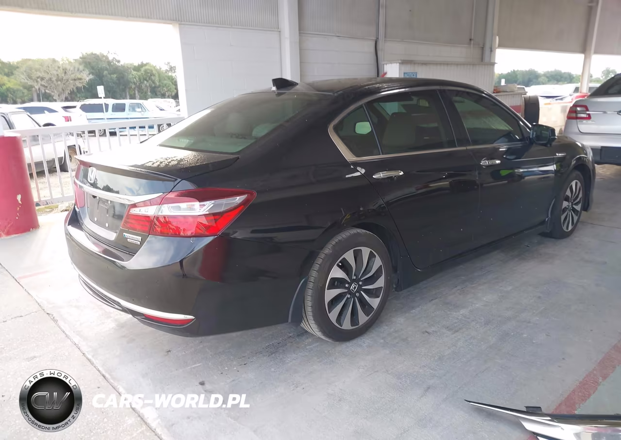 2017 Honda Accord Hybrid Touring VIN:JHMCR6F71HC000835 - 4
