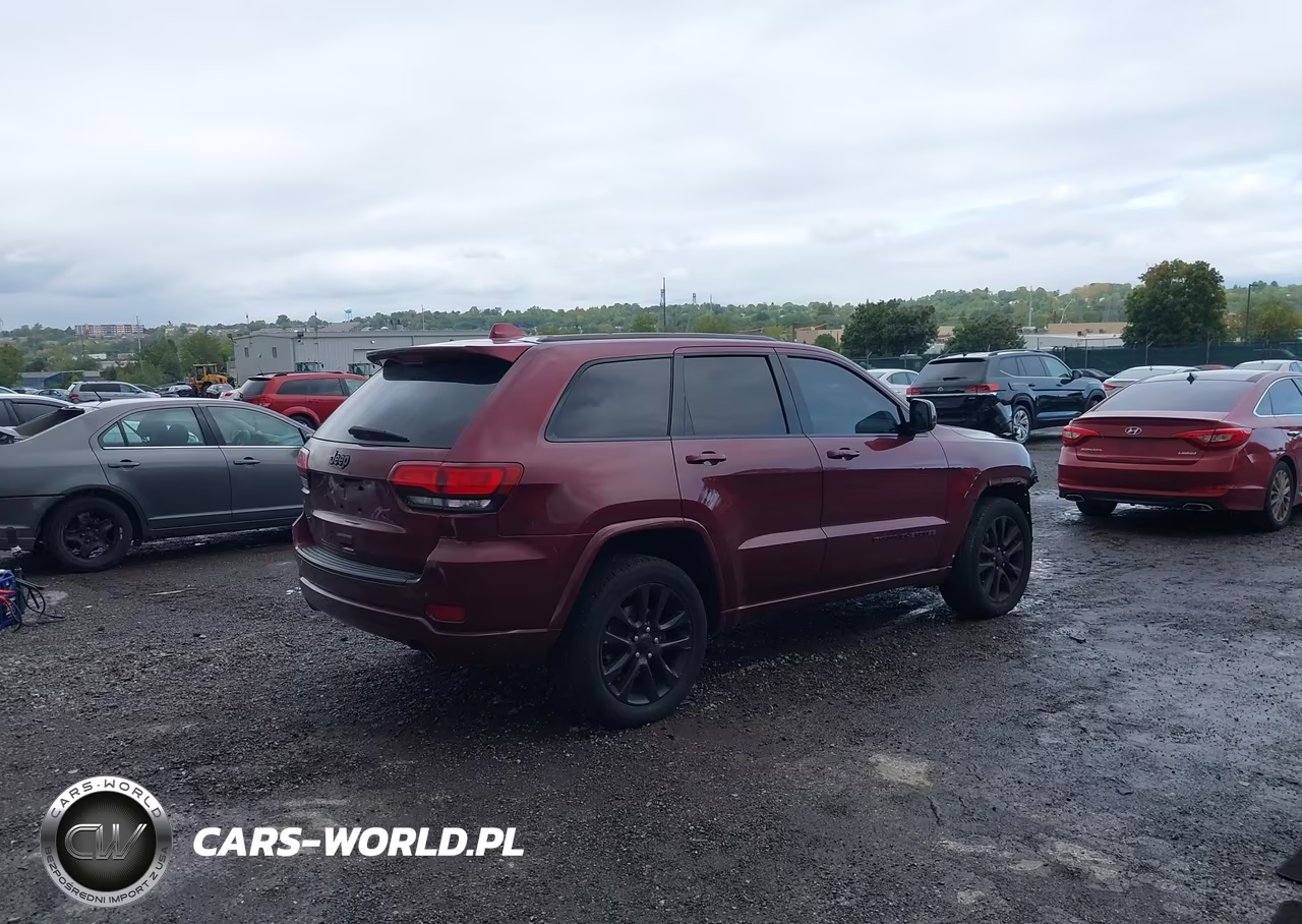 2019 Jeep Grand Cherokee Altitude 4X4 VIN:1C4RJFAG7KC566127 - 4