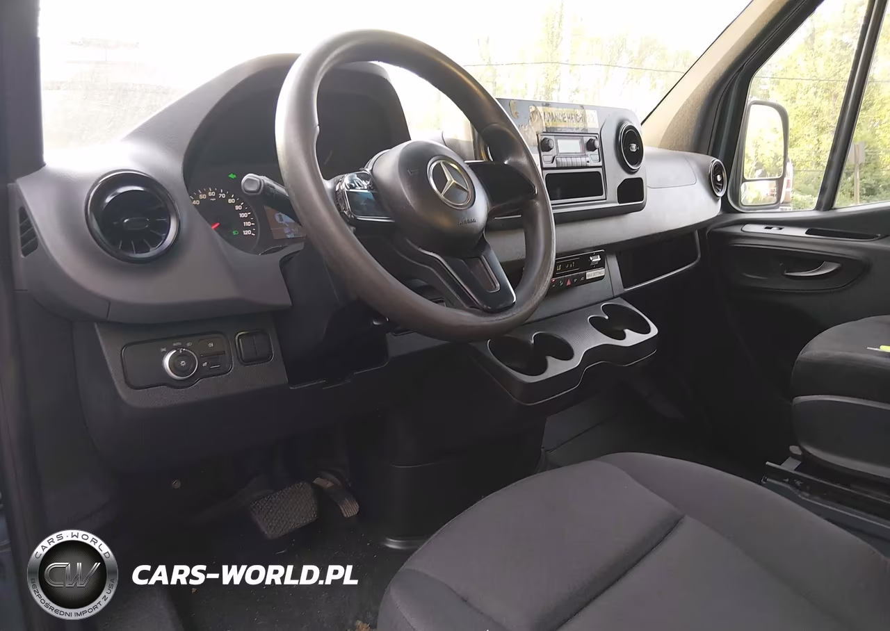 2019 Mercedes-Benz Sprinter 2500 High Roof V6 VIN:WD4PF1CD6KP152673 - 18