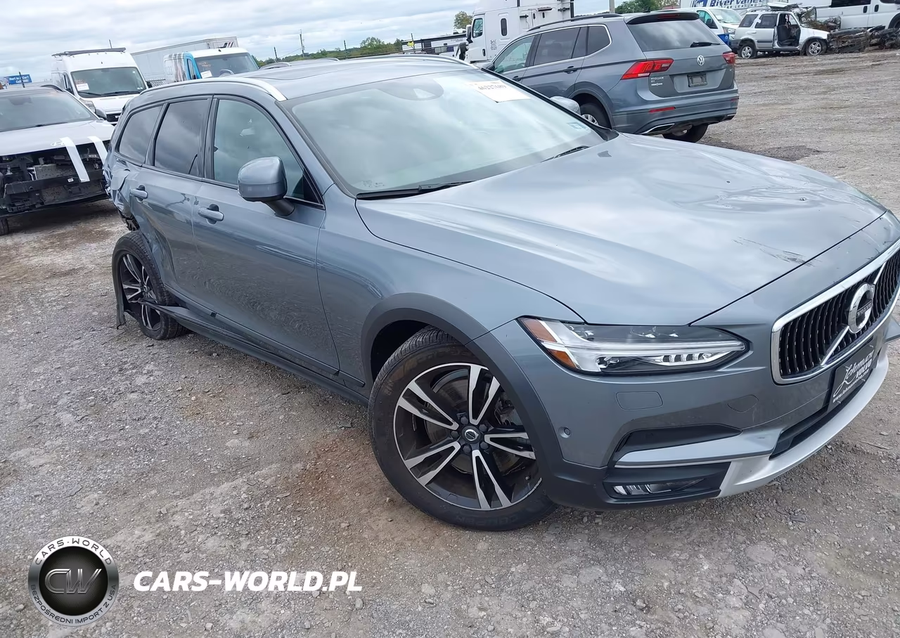2018 Volvo V90 Cross Country T5