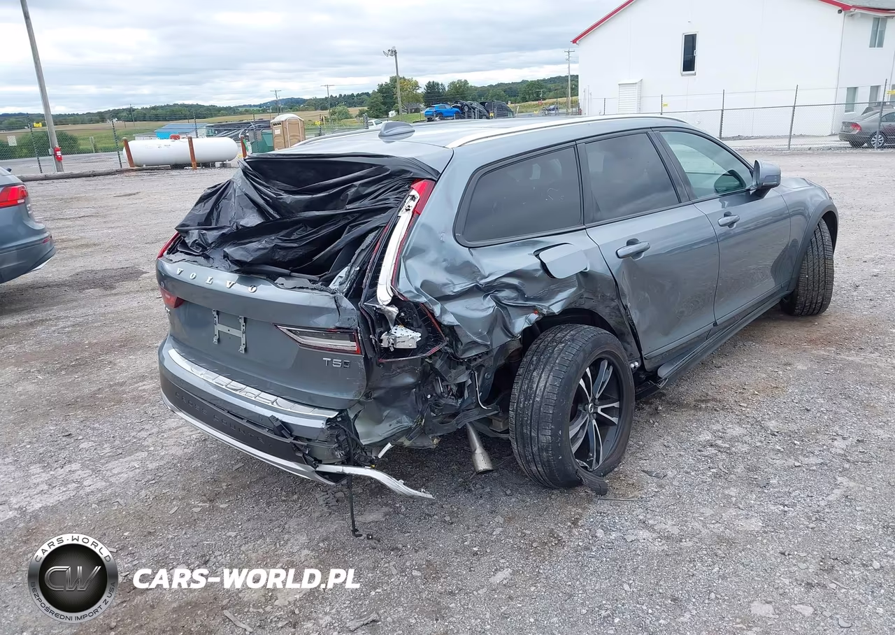 2018 Volvo V90 Cross Country T5 VIN:YV4102NK5J1021333 - 4