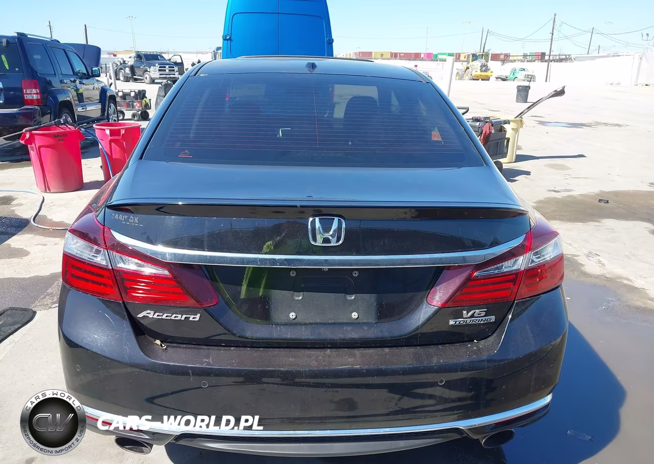 2017 Honda Accord Touring V6 VIN:1HGCR3F91HA021196 - 16