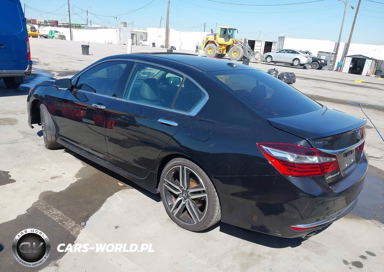 2017 Honda Accord Touring V6 VIN:1HGCR3F91HA021196 - 3