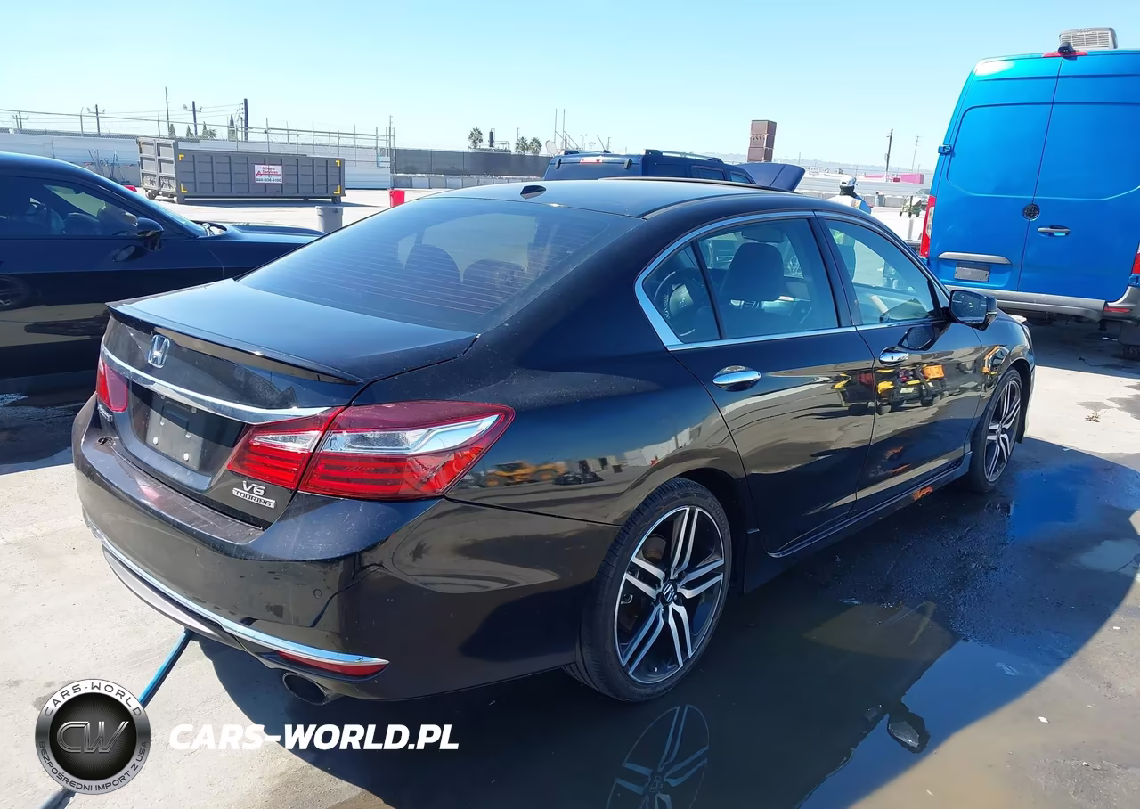 2017 Honda Accord Touring V6 VIN:1HGCR3F91HA021196 - 4