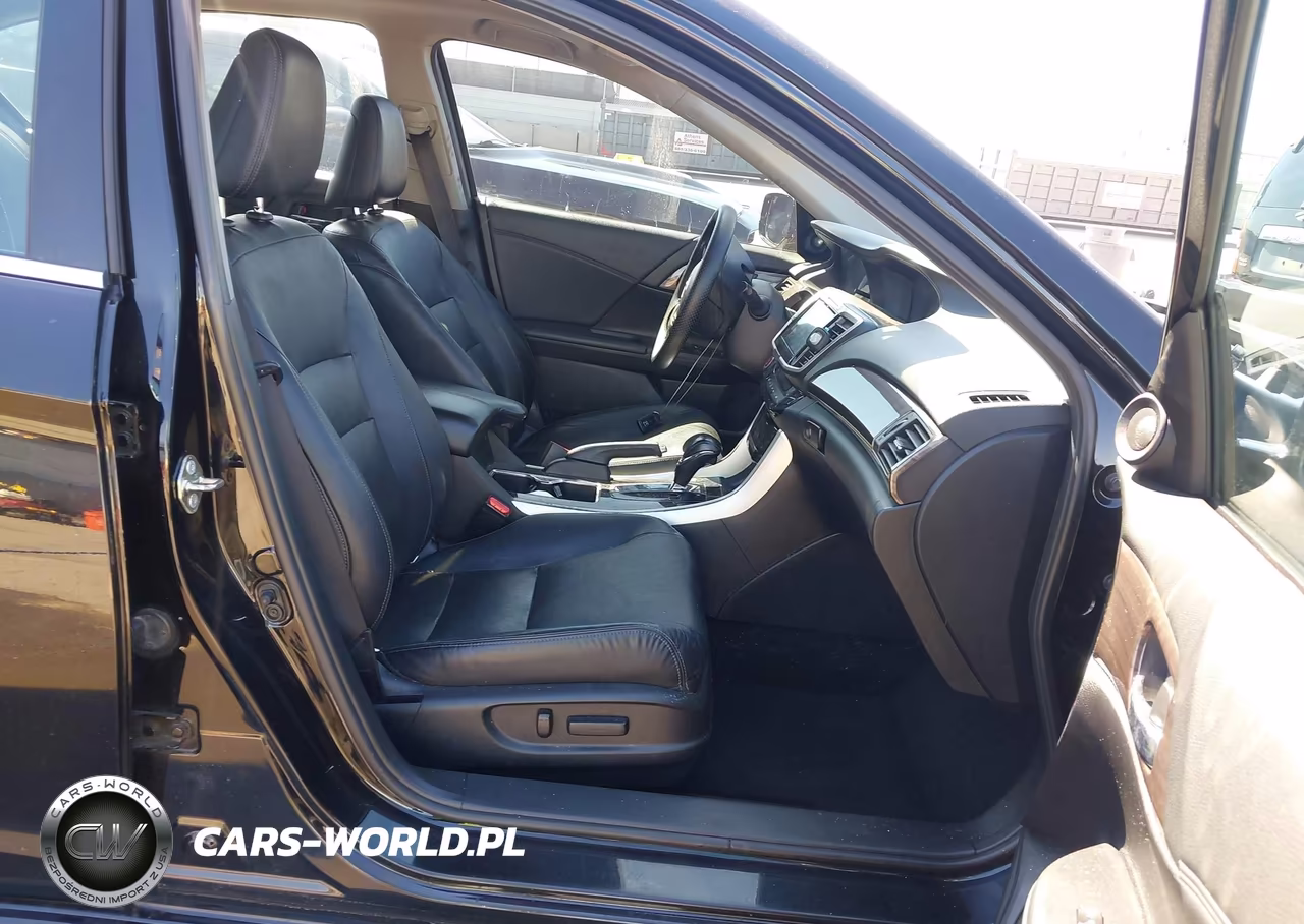 2017 Honda Accord Touring V6 VIN:1HGCR3F91HA021196 - 5