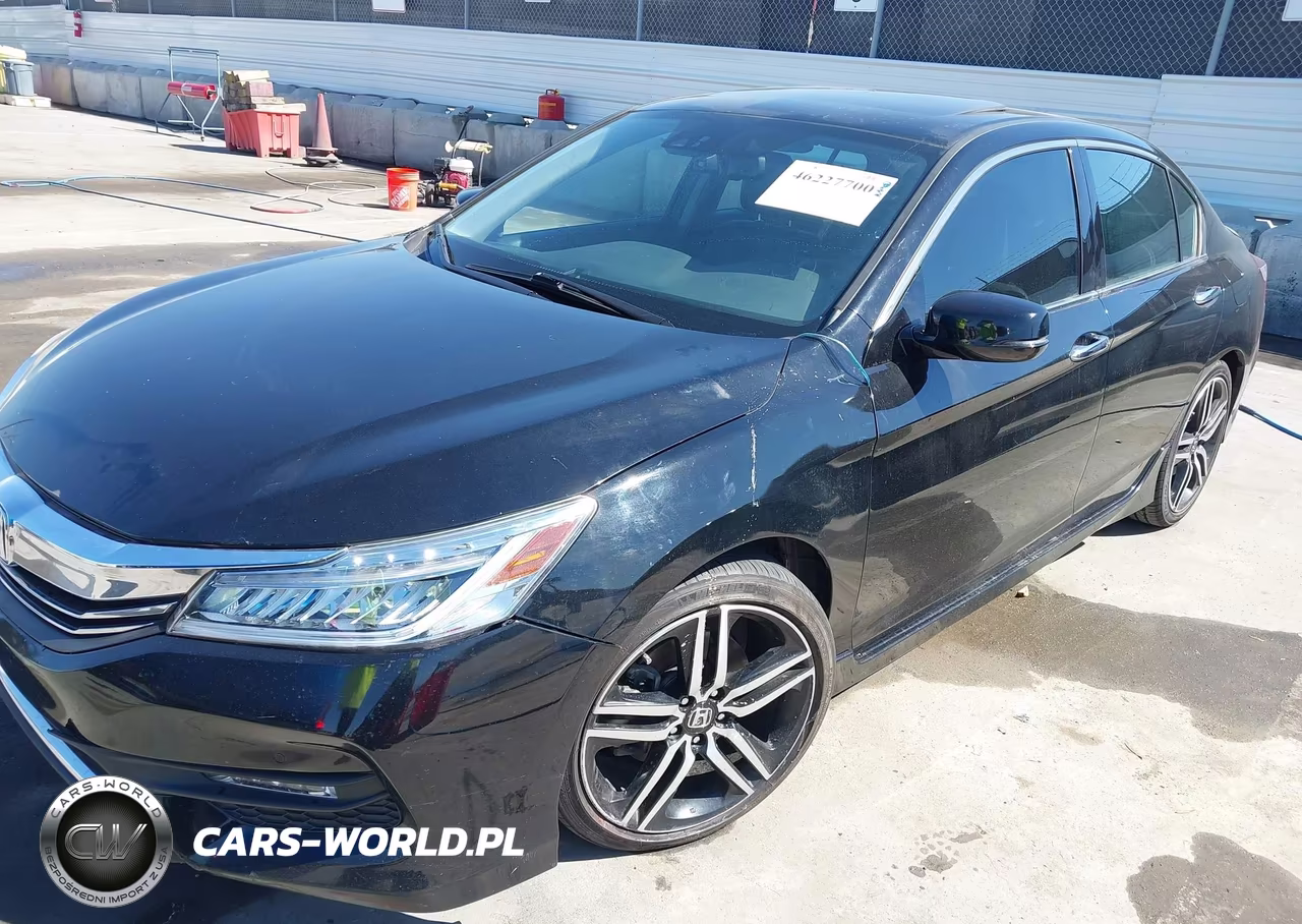 2017 Honda Accord Touring V6 VIN:1HGCR3F91HA021196 - 6