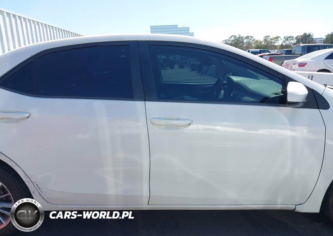 2015 Toyota Corolla Le Plus VIN:5YFBURHE7FP316981 - 14
