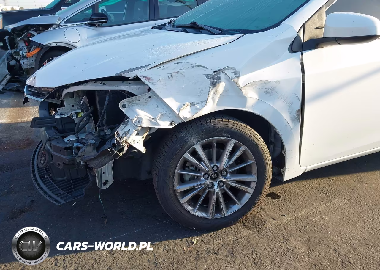 2015 Toyota Corolla Le Plus VIN:5YFBURHE7FP316981 - 19