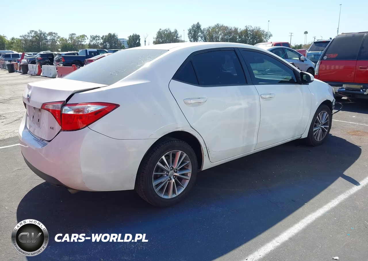 2015 Toyota Corolla Le Plus VIN:5YFBURHE7FP316981 - 4