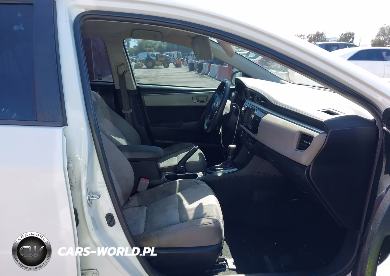 2015 Toyota Corolla Le Plus VIN:5YFBURHE7FP316981 - 5