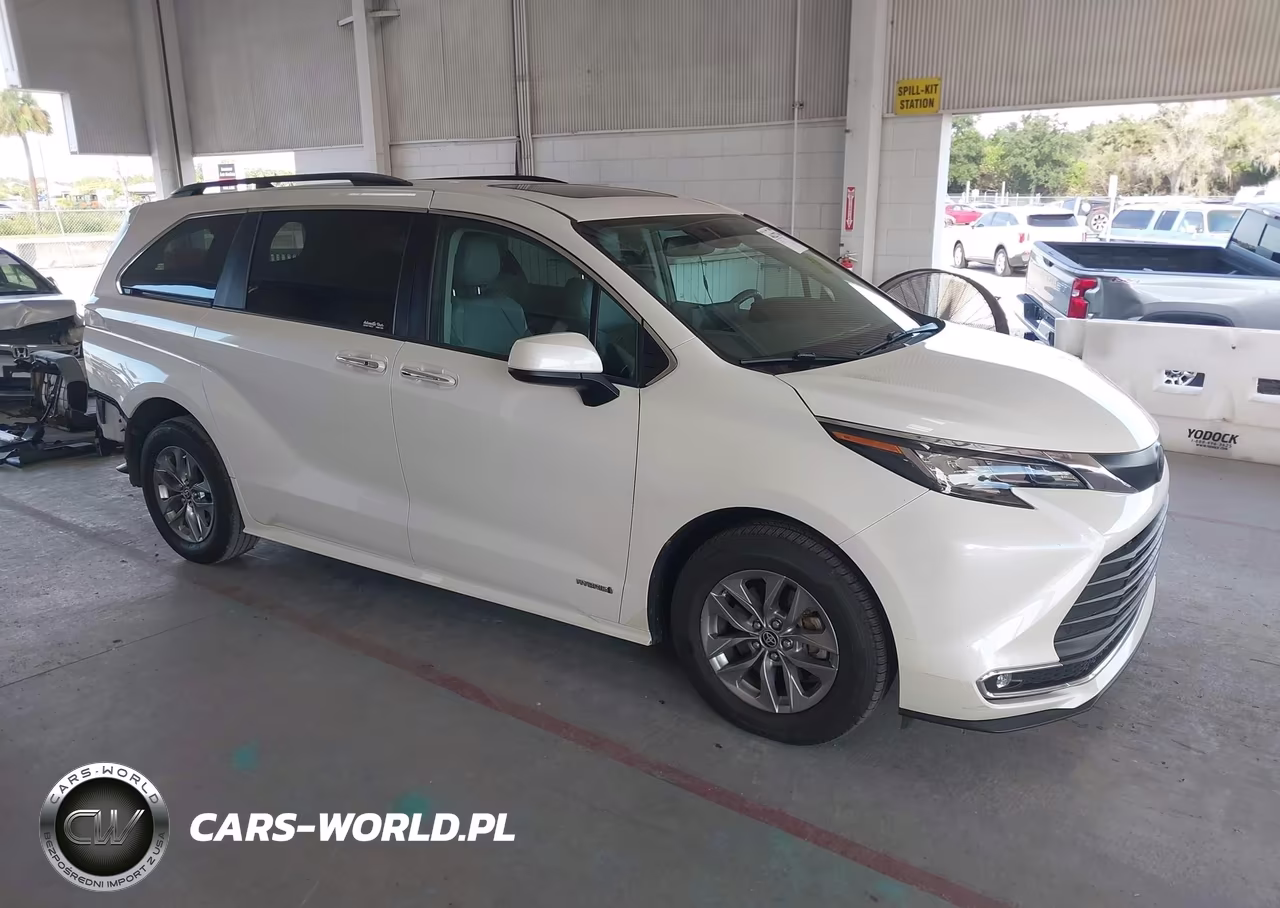 2021 Toyota Sienna Xle