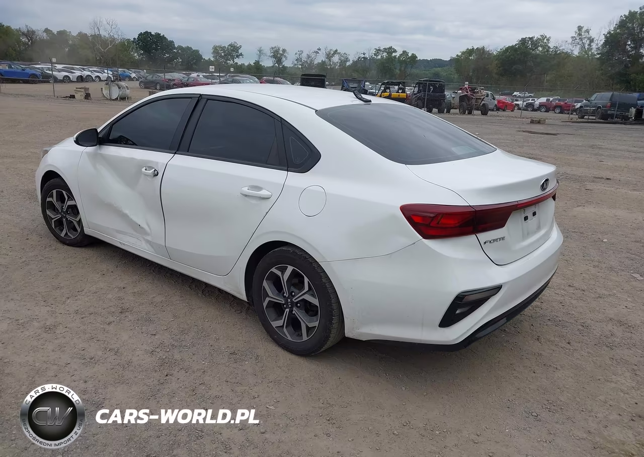 2021 Kia Forte Lxs VIN:3KPF24AD6ME283241 - 3