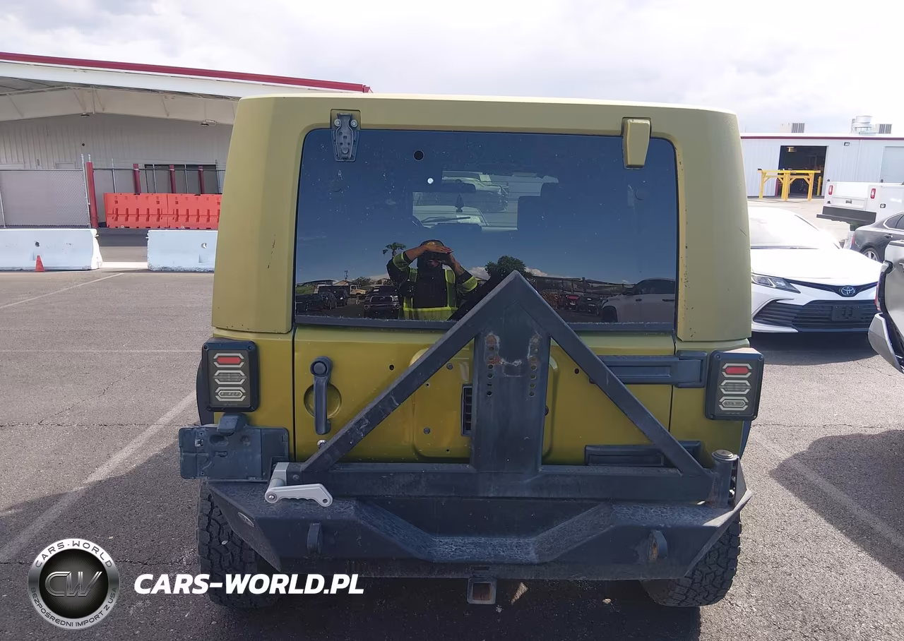 2007 Jeep Wrangler Unlimited Rubicon VIN:1J8GA69187L138946 - 16