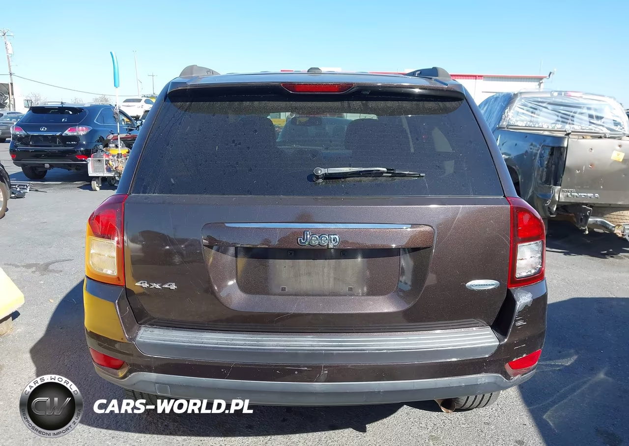 2014 Jeep Compass Latitude VIN:1C4NJDEB0ED714067 - 16
