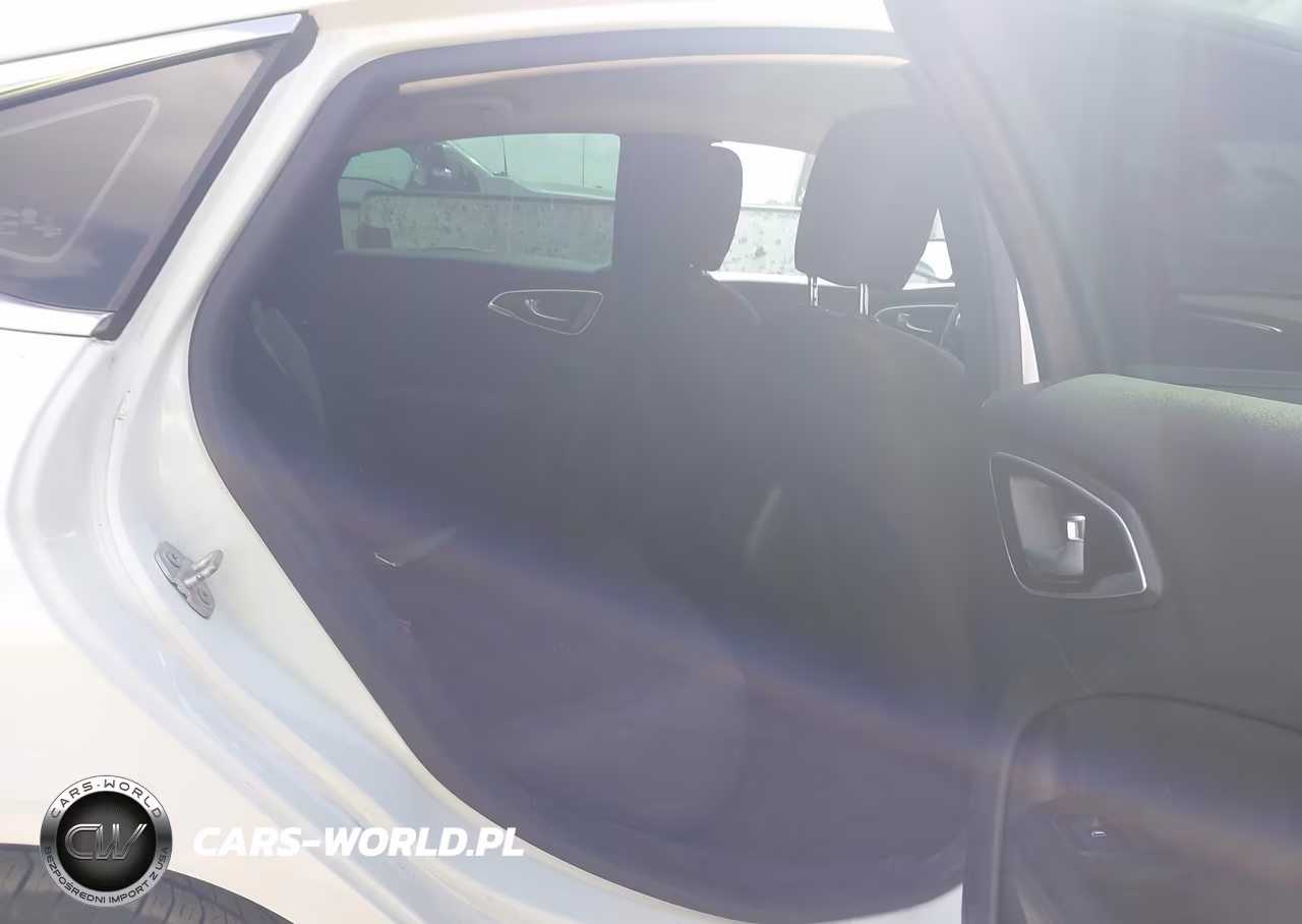 2015 Chrysler 200 Limited VIN:1C3CCCAB0FN649836 - 8