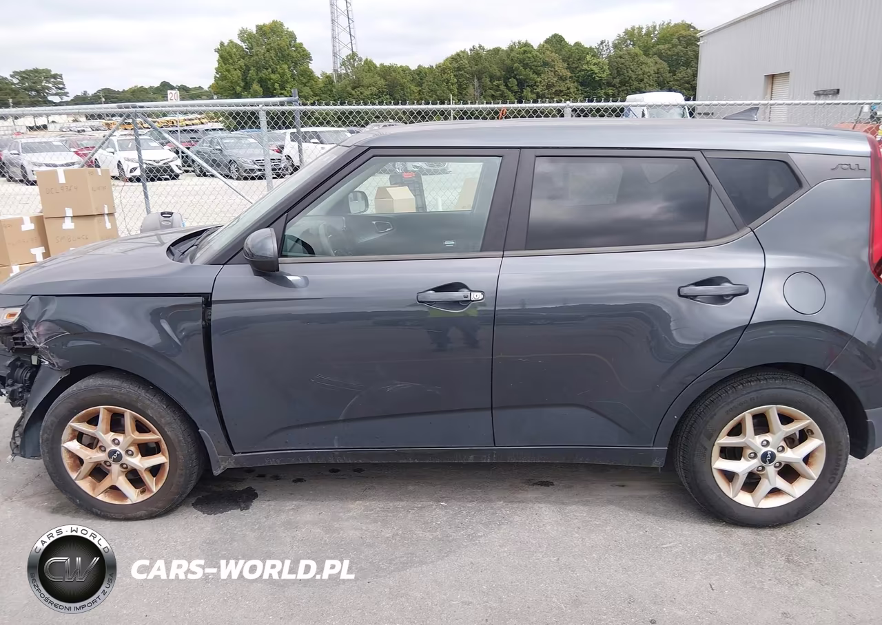 2022 Kia Soul S VIN:KNDJ23AU9N7817628 - 14