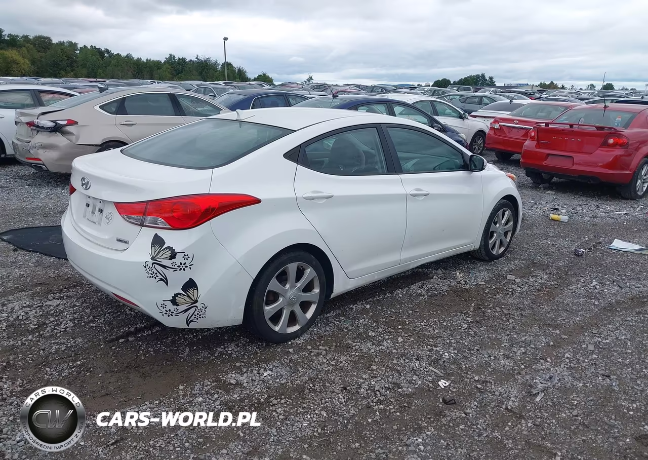 2013 Hyundai Elantra Limited VIN:5NPDH4AE6DH427767 - 4