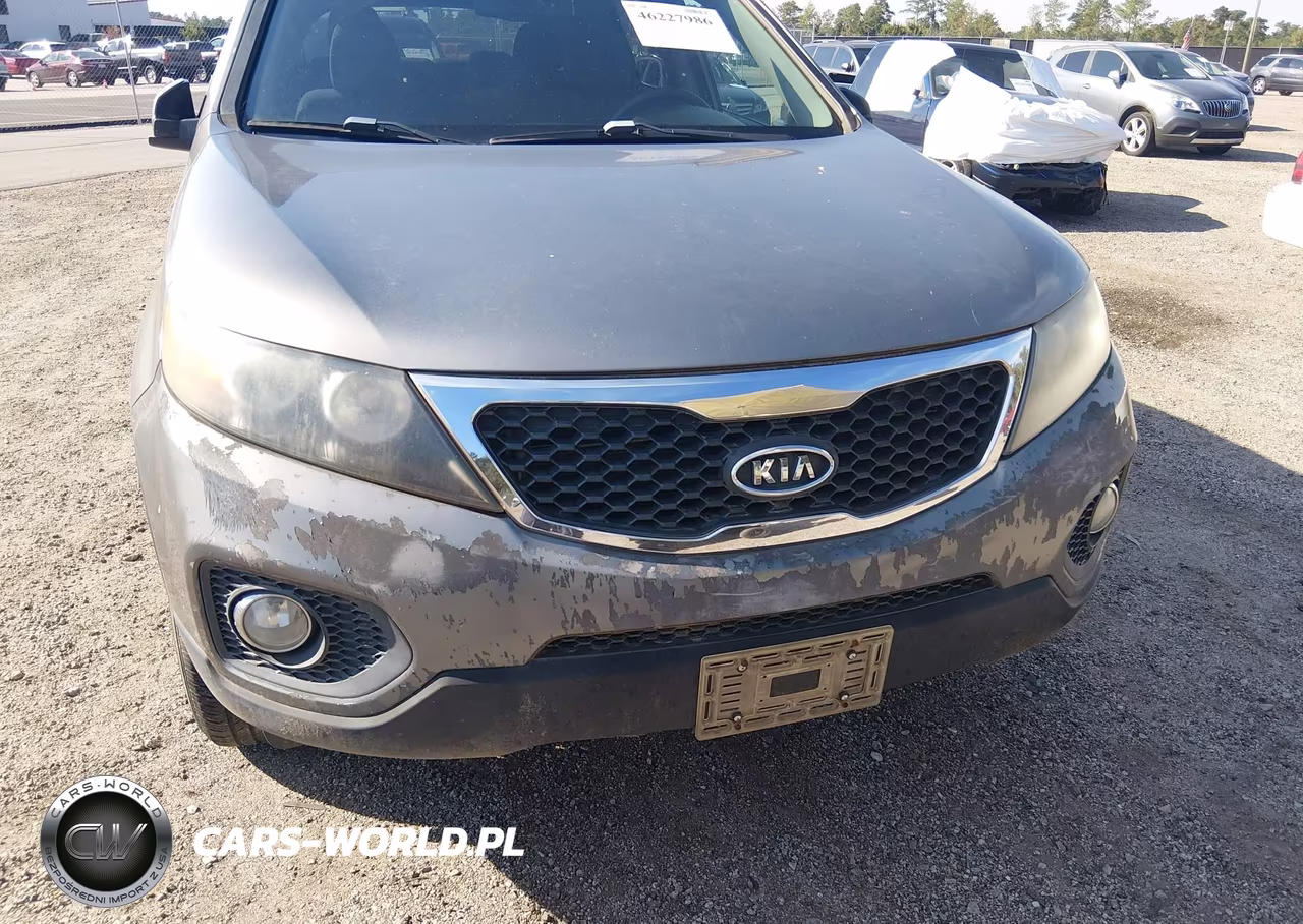 2011 Kia Sorento Lx VIN:5XYKTDA17BG155723 - 12