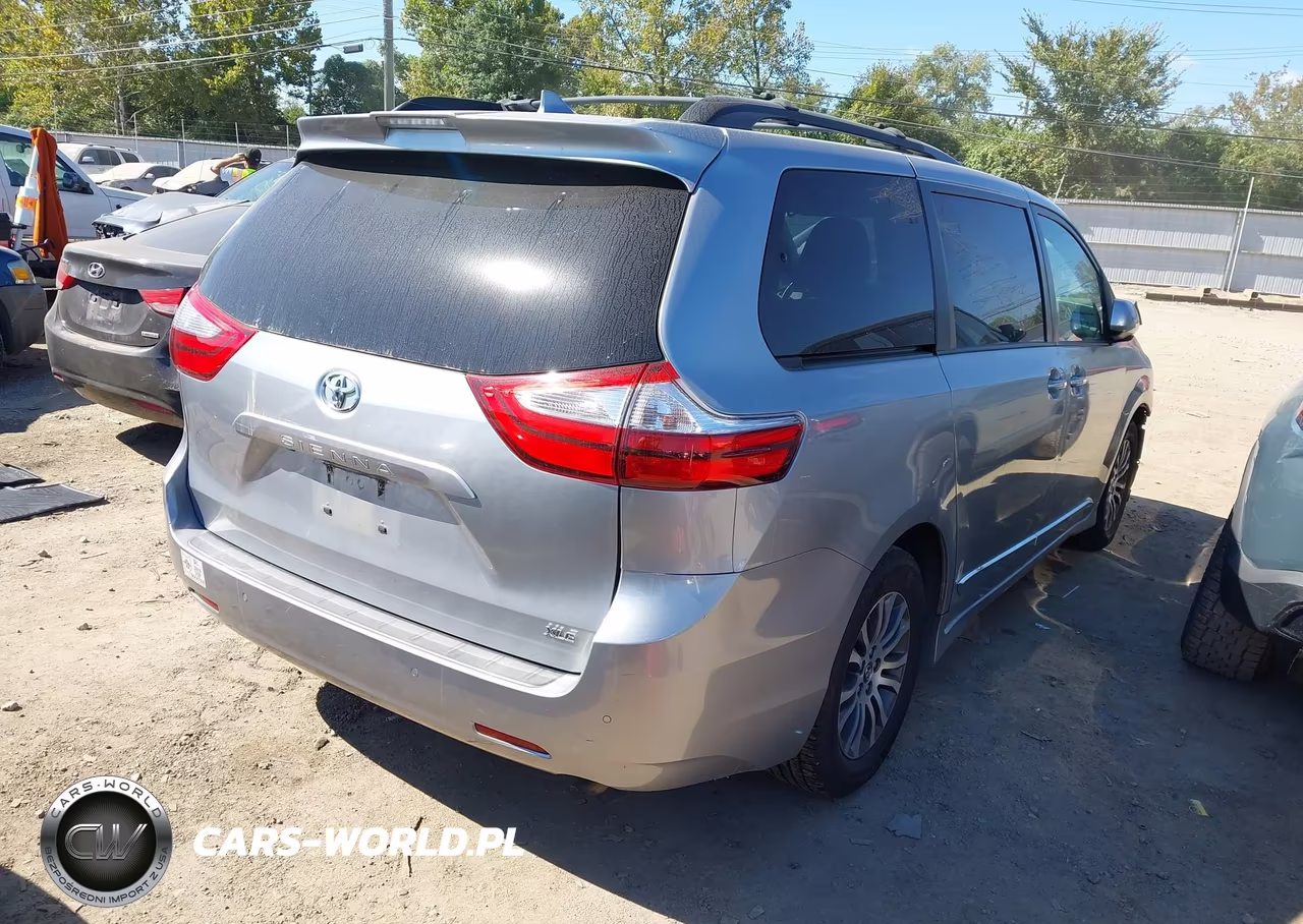 2018 Toyota Sienna Xle Premium 8 Passenger VIN:5TDYZ3DC8JS928359 - 4