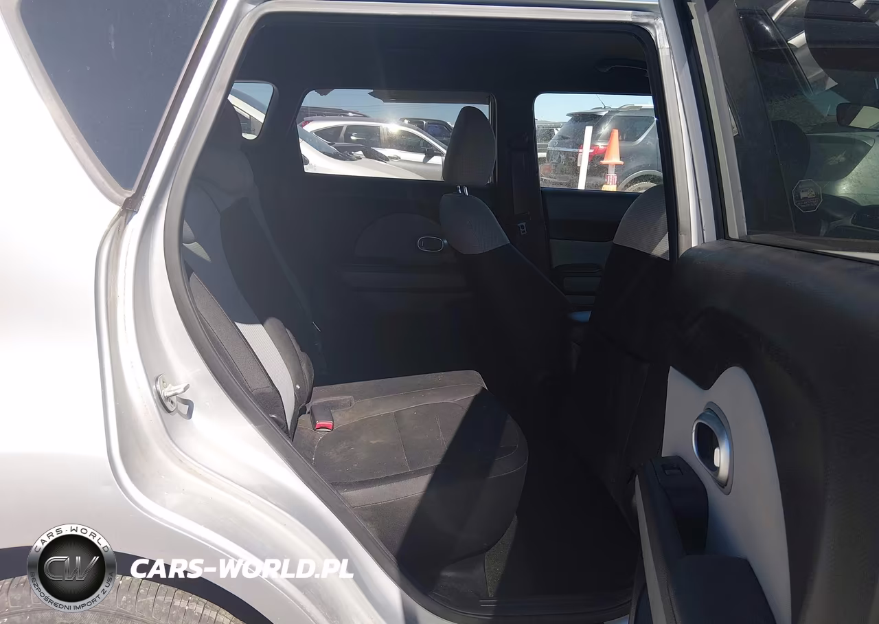 2014 Kia Soul VIN:KNDJN2A27E7725305 - 8