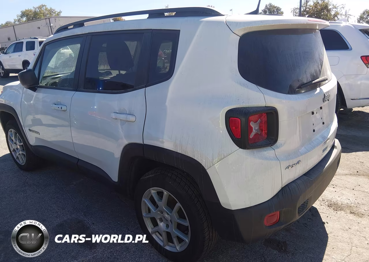 2022 Jeep Renegade Latitude 4X4 VIN:ZACNJDB11NPN73004 - 3