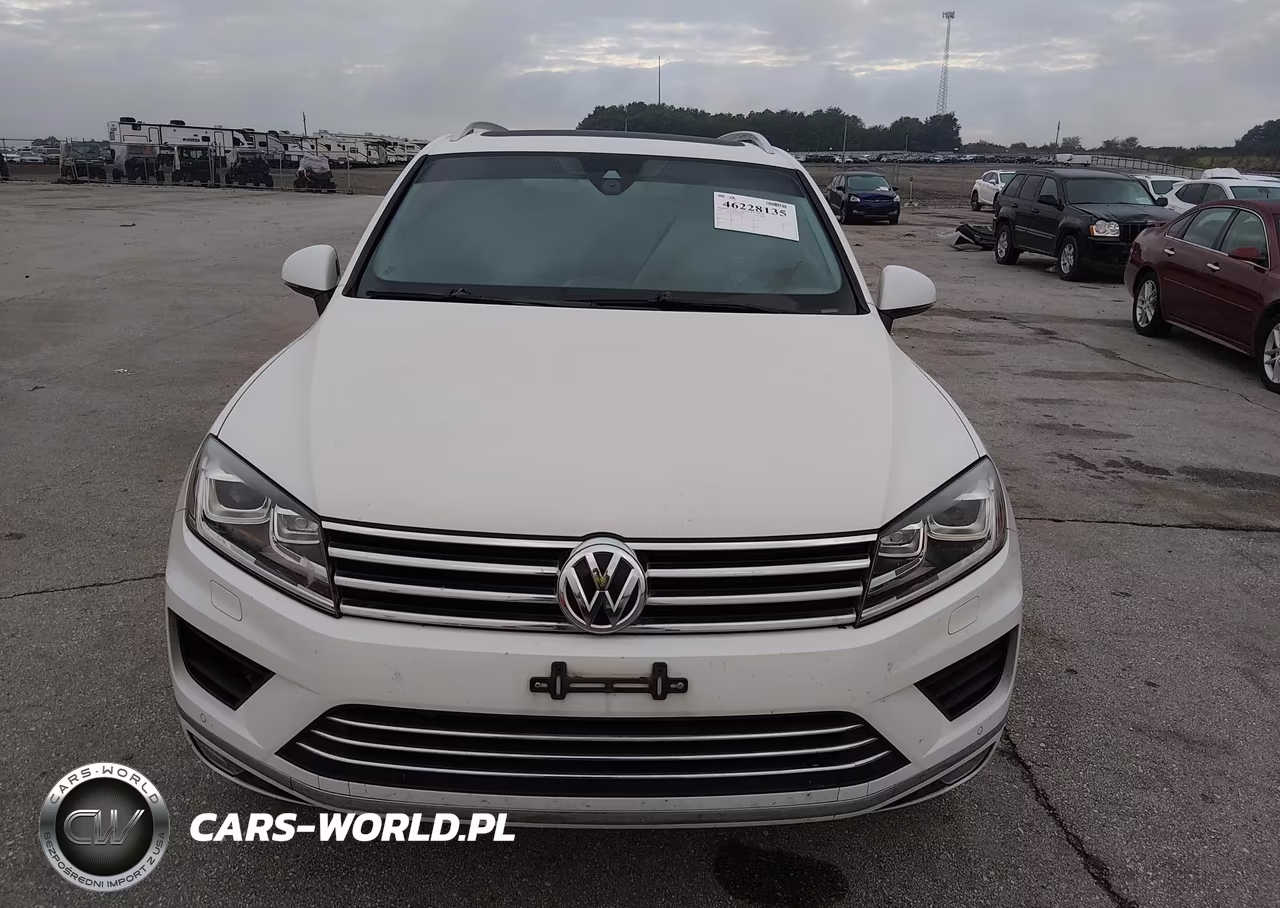 2017 Volkswagen Touareg V6 Wolfsburg Edition VIN:WVGRF7BP9HD003990 - 12