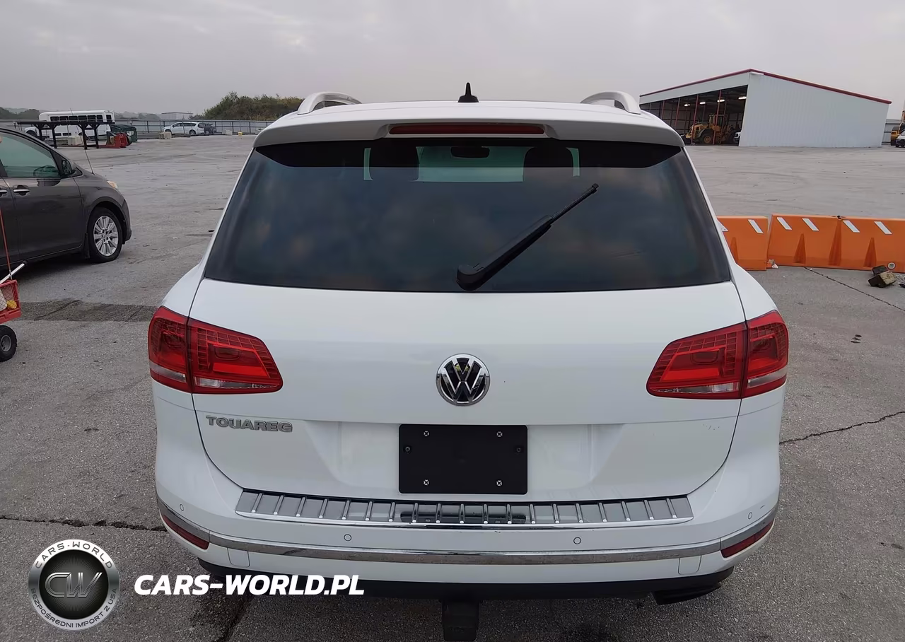 2017 Volkswagen Touareg V6 Wolfsburg Edition VIN:WVGRF7BP9HD003990 - 21