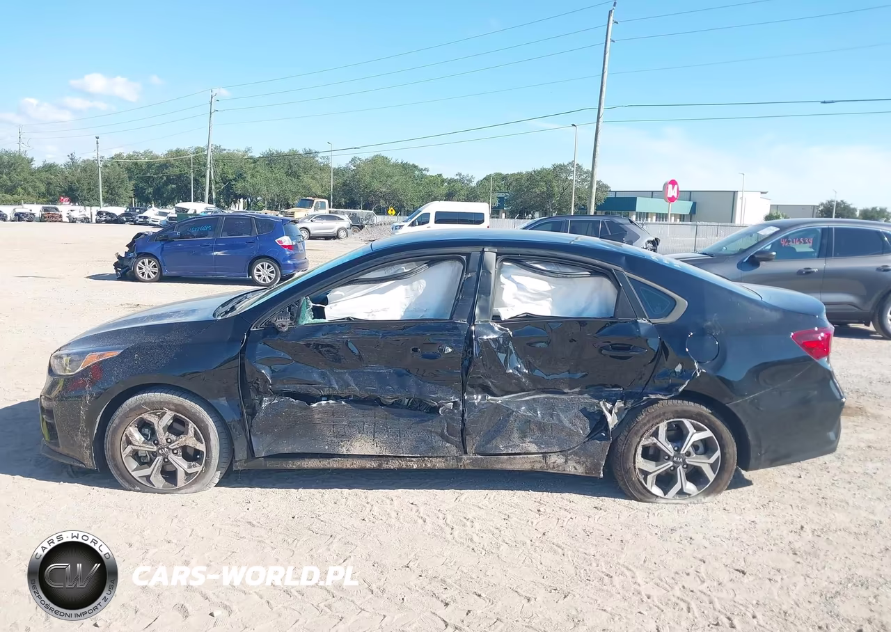 2021 Kia Forte Lxs VIN:3KPF24AD4ME390322 - 14