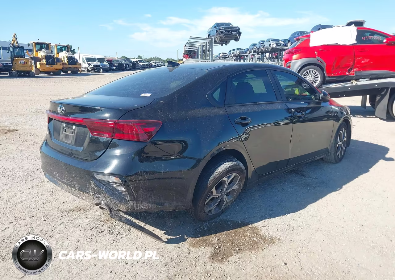 2021 Kia Forte Lxs VIN:3KPF24AD4ME390322 - 4