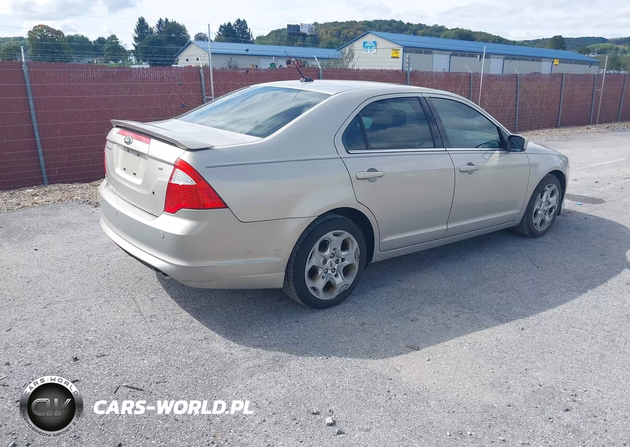 2010 Ford Fusion Se VIN:3FAHP0HA5AR364708 - 4