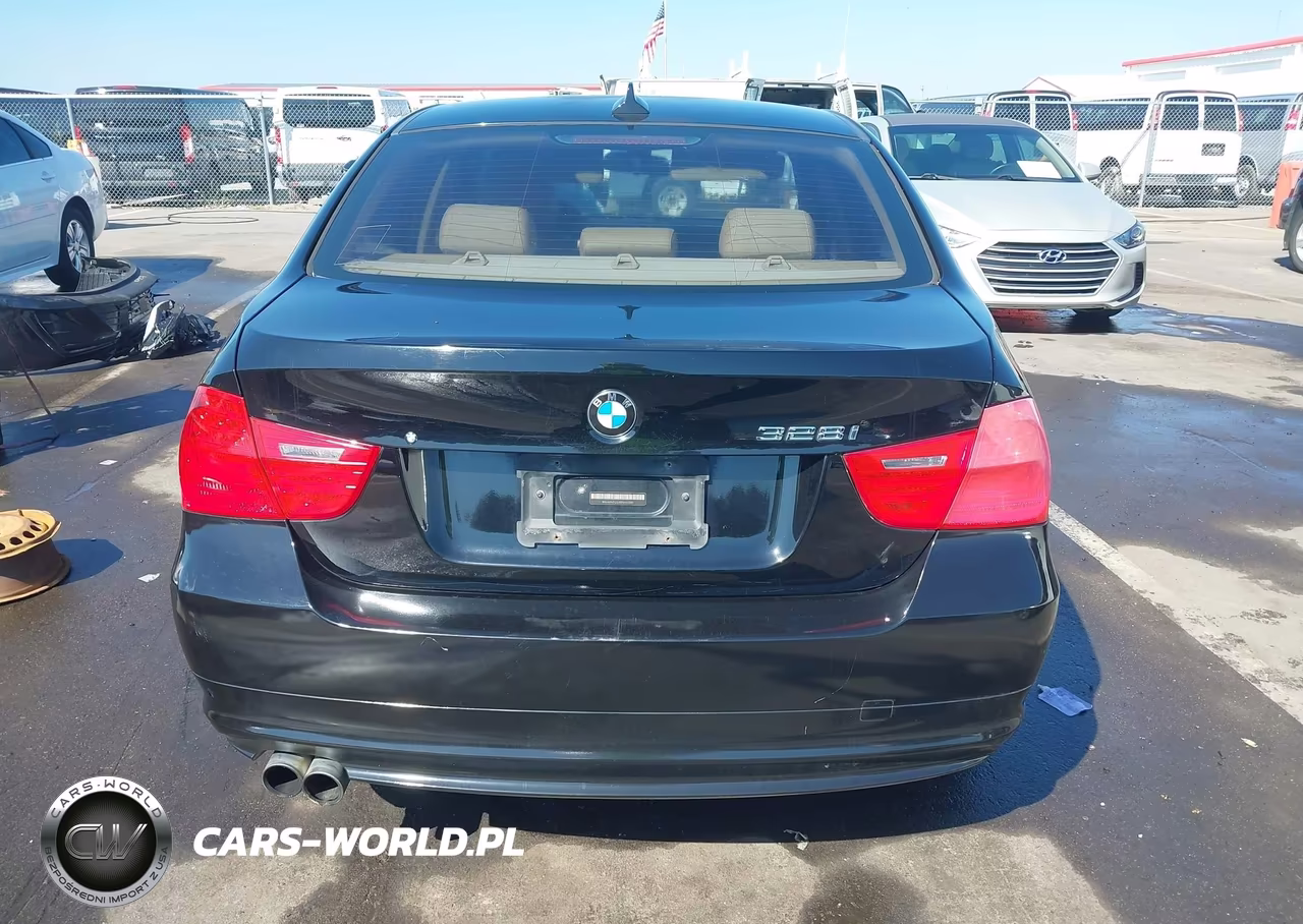 2011 BMW 328I VIN:WBAPH7G52BNN02397 - 16