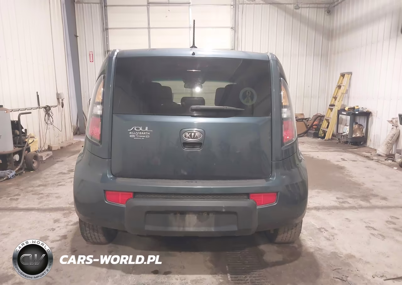2011 Kia Soul + VIN:KNDJT2A23B7203661 - 16