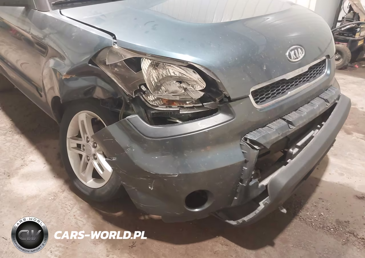 2011 Kia Soul + VIN:KNDJT2A23B7203661 - 6