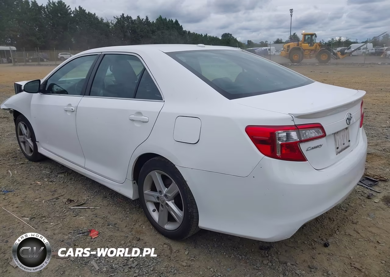 2014 Toyota Camry Se VIN:4T1BF1FK4EU799282 - 3