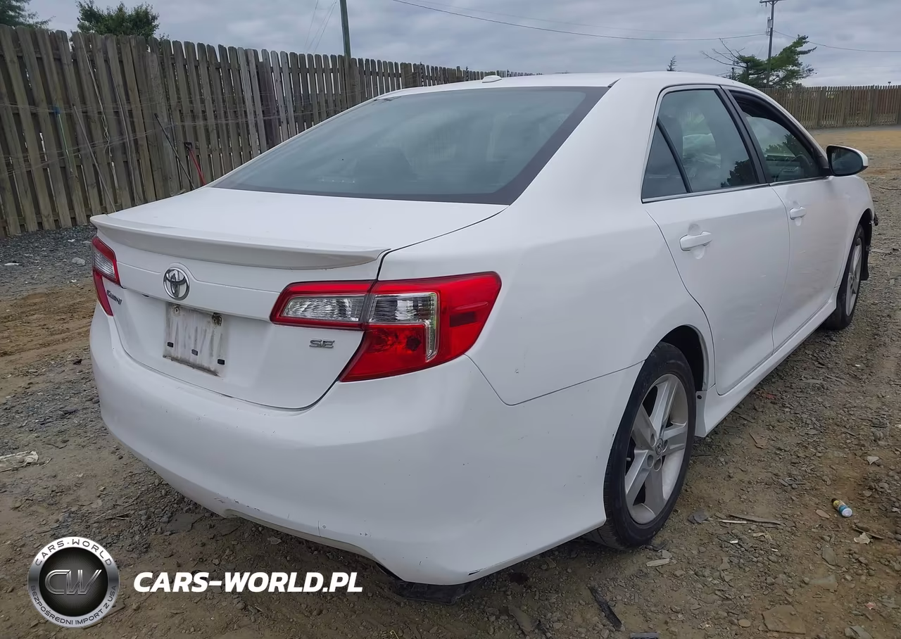 2014 Toyota Camry Se VIN:4T1BF1FK4EU799282 - 4