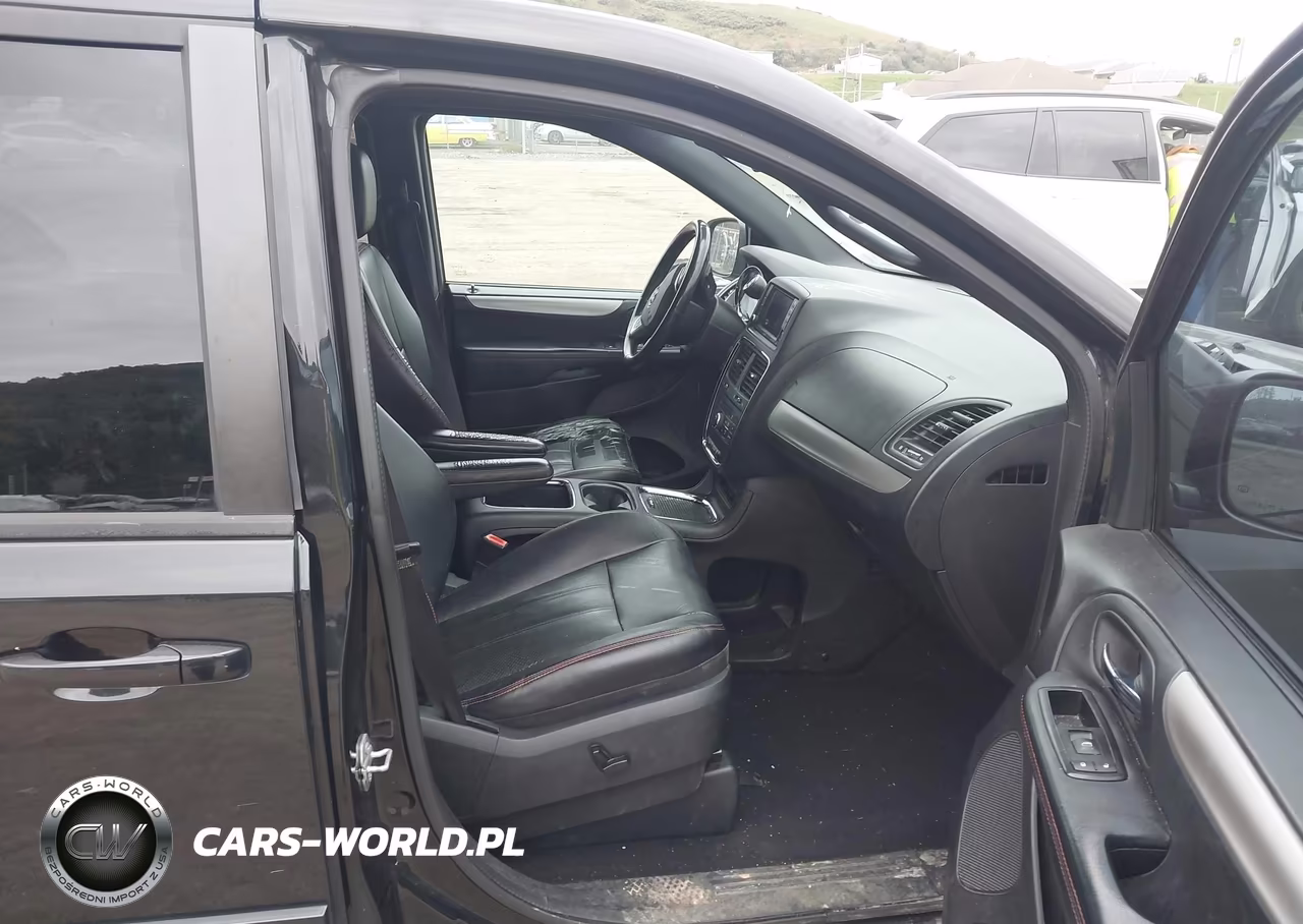 2015 Dodge Grand Caravan R-T VIN:2C4RDGEG6FR660701 - 5