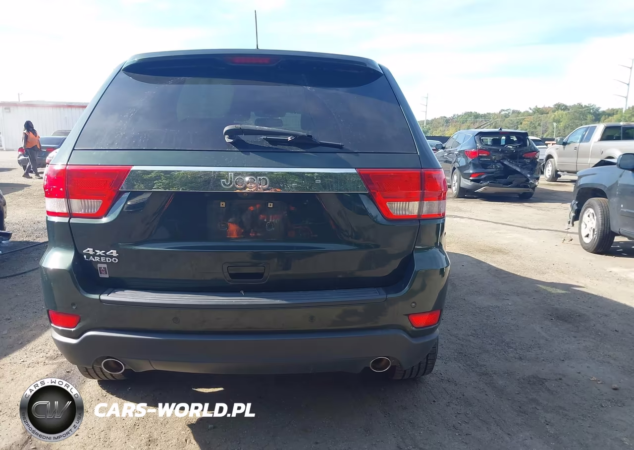 2011 Jeep Grand Cherokee Laredo VIN:1J4RR4GT9BC541628 - 16