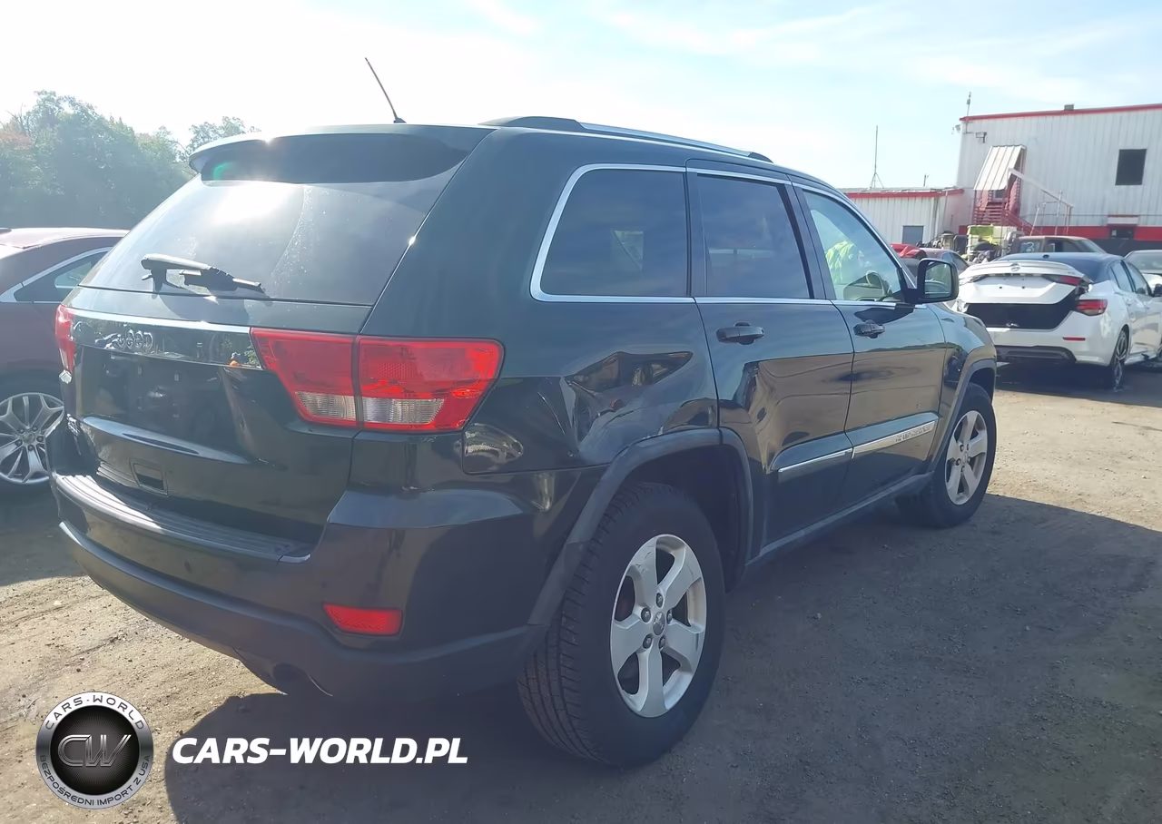 2011 Jeep Grand Cherokee Laredo VIN:1J4RR4GT9BC541628 - 4