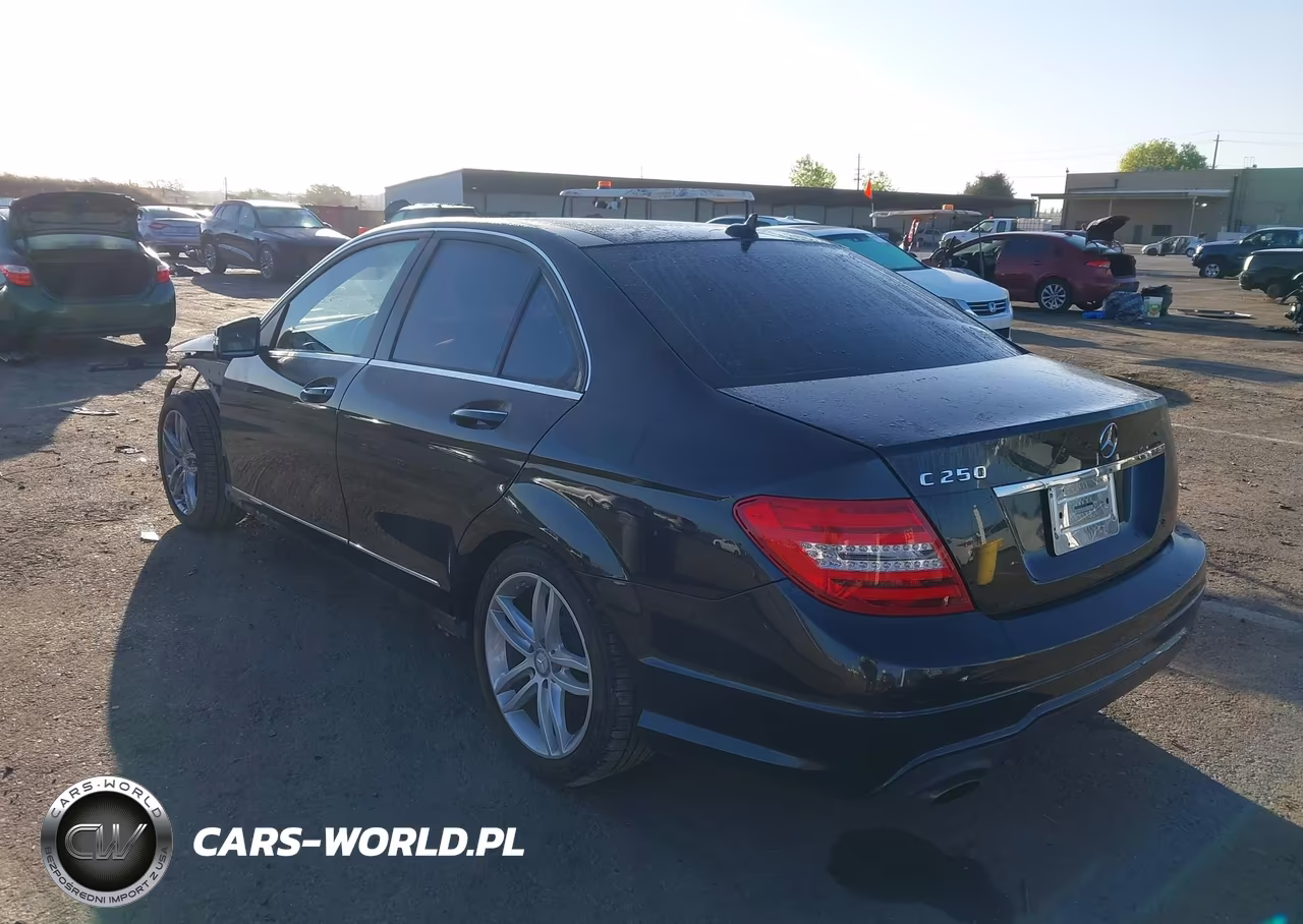 2012 Mercedes-Benz C 250 VIN:WDDGF4HB7CR207484 - 3