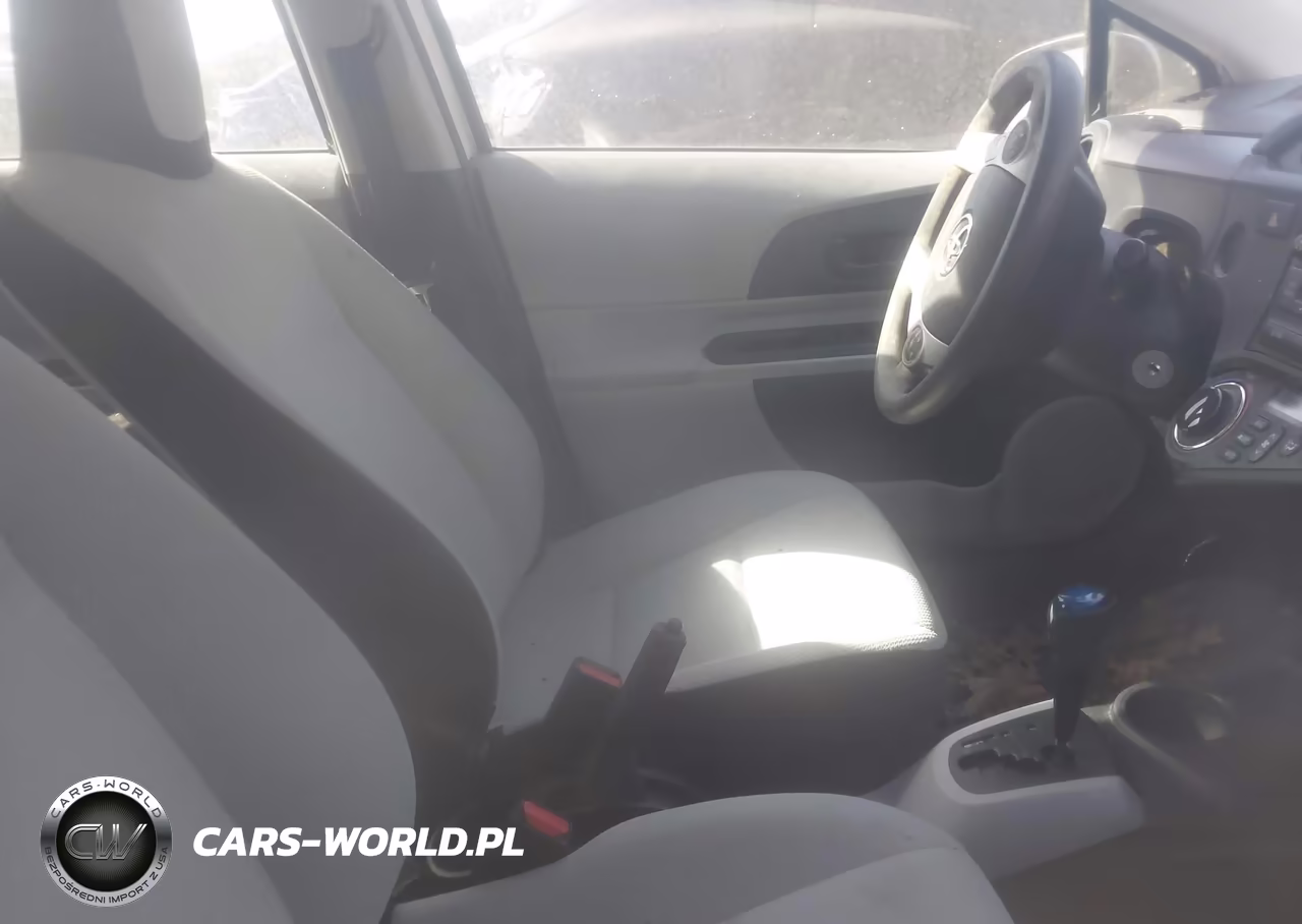2014 Toyota Prius C One VIN:JTDKDTB39E1060169 - 5