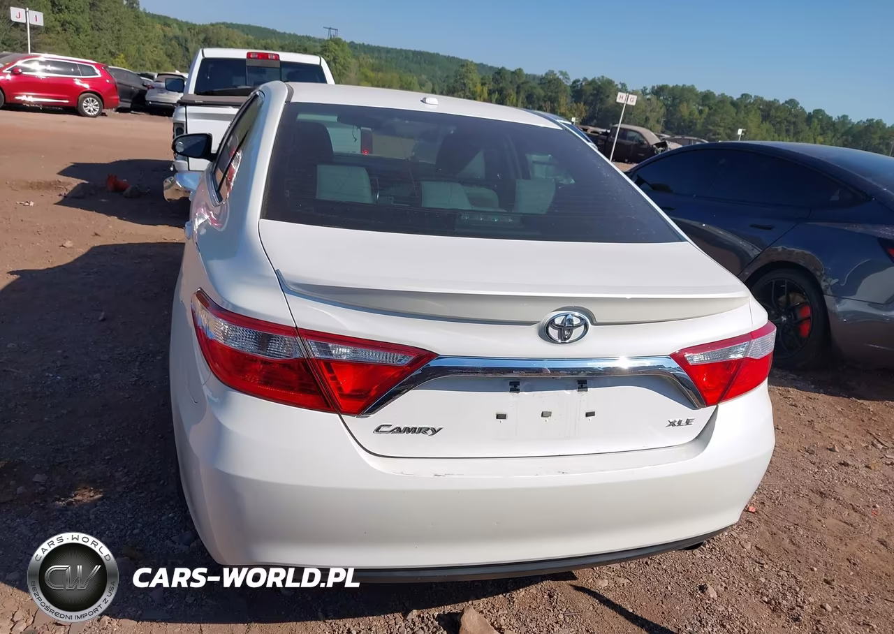2015 Toyota Camry Xle VIN:4T1BF1FK9FU945712 - 16